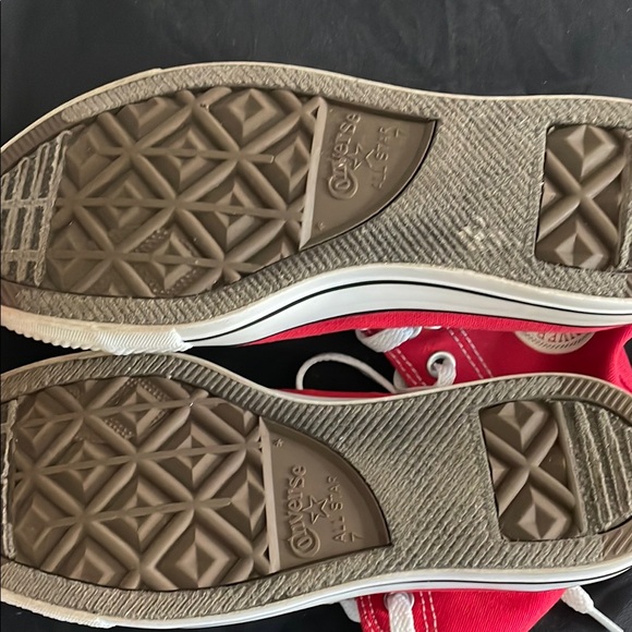Red converse Men Size 7 - Picture 4 of 7